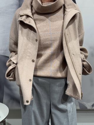 ✨‼️ Zľavy, ktoré sa oplatí neprehliadnuť! ‼️✨ Štýlový kabátik Gerry Weber, jemný pulóver Betty Barclay a pohodlné nohavice...