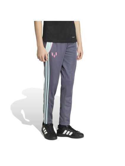 KD6403 2 APPAREL On Model Standard View white