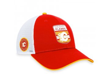 Pánská kšiltovka Calgary Flames Draft 2023 Podium Trucker Adjustable Authentic Pro