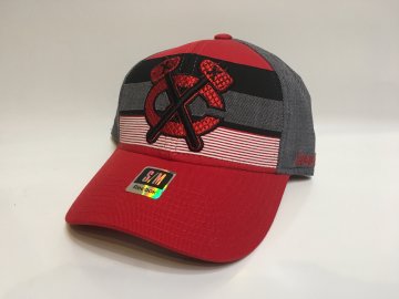 Kšiltovka Chicago Blackhawks Bond Structured Flex