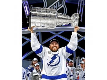 Fotografie Tampa Bay Lightning 2020 Stanley Cup Champions Kevin Shattenkirk 8 x 10