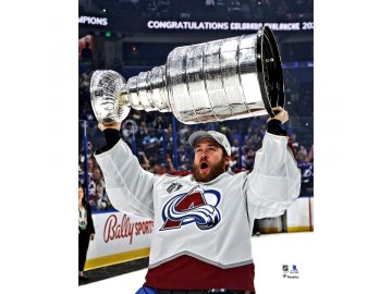 Fotografie Pavel Francouz Colorado Avalanche 2022 Stanley Cup Champions Raising Cup Photograph 8" x 10"