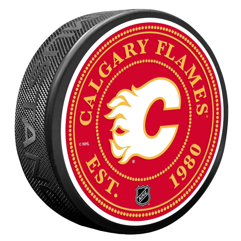 Levně Puk Calgary Flames NHL Stud