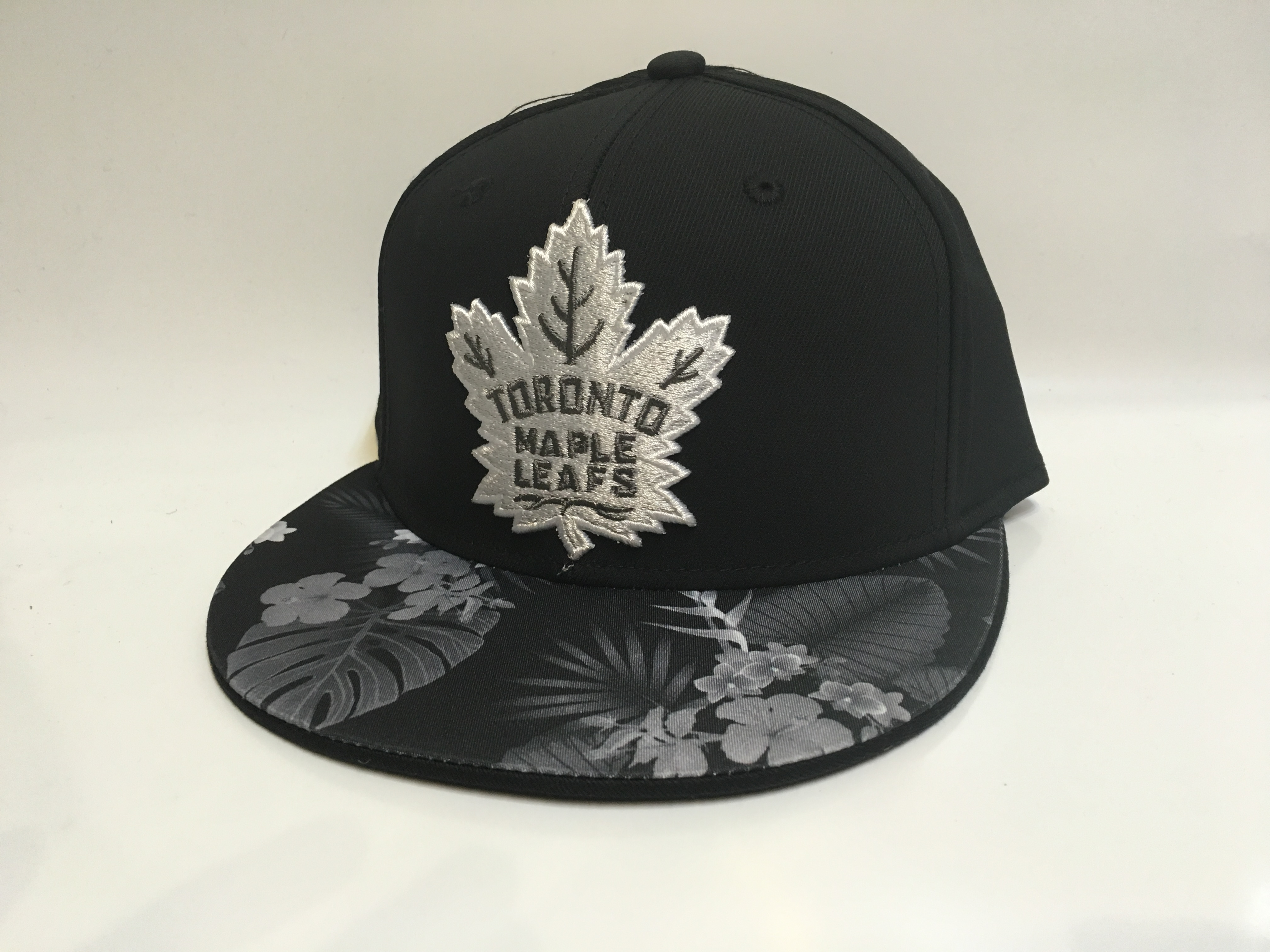 Levně Pánská kšiltovka Toronto Maple Leafs NHL Hawaii Flat Flex Distribuce: USA,