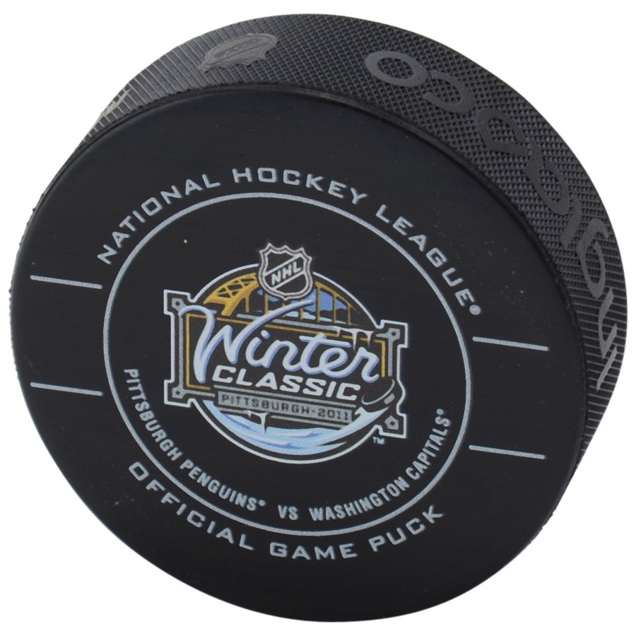 Inglasco / Sherwood Puk 2011 NHL Winter Classic Official Game Puck