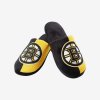 Pánské pantofle Boston Bruins NHL Team Logo Staycation Slipper