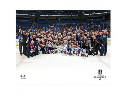 Fotografie Colorado Avalanche 2022 Stanley Cup Champions 8x10 Team Celebration Photograph