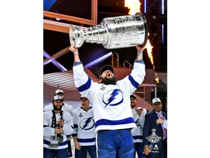 Fotografie Tampa Bay Lightning NHL 2020 Stanley Cup Champions Zach Bogosian 8 x 10