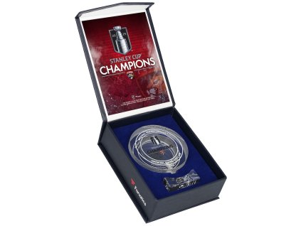 Skleněný puk Florida Panthers NHL 2025 Stanley Cup Champions Crystal Puck - Filled with Ice From the 2025 Stanley Cup Final