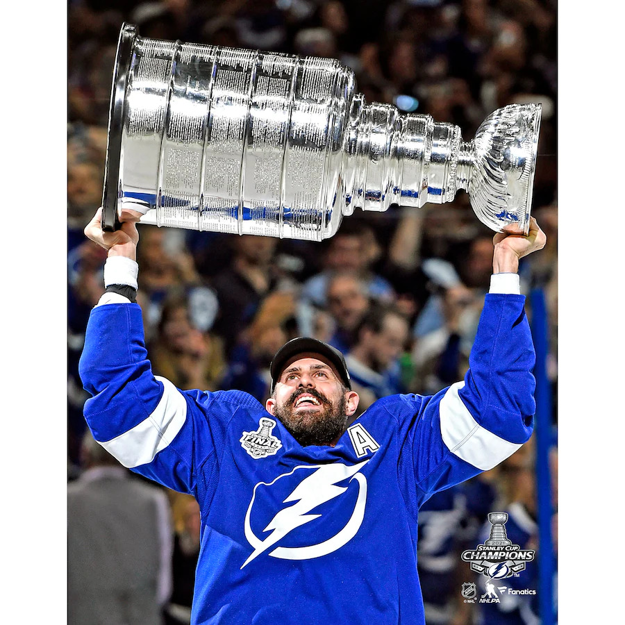 Fanatics Fotografie Alex Killorn Tampa Bay Lightning 2021 Stanley Cup Champions Raising Cup Photograph 8" x 10"