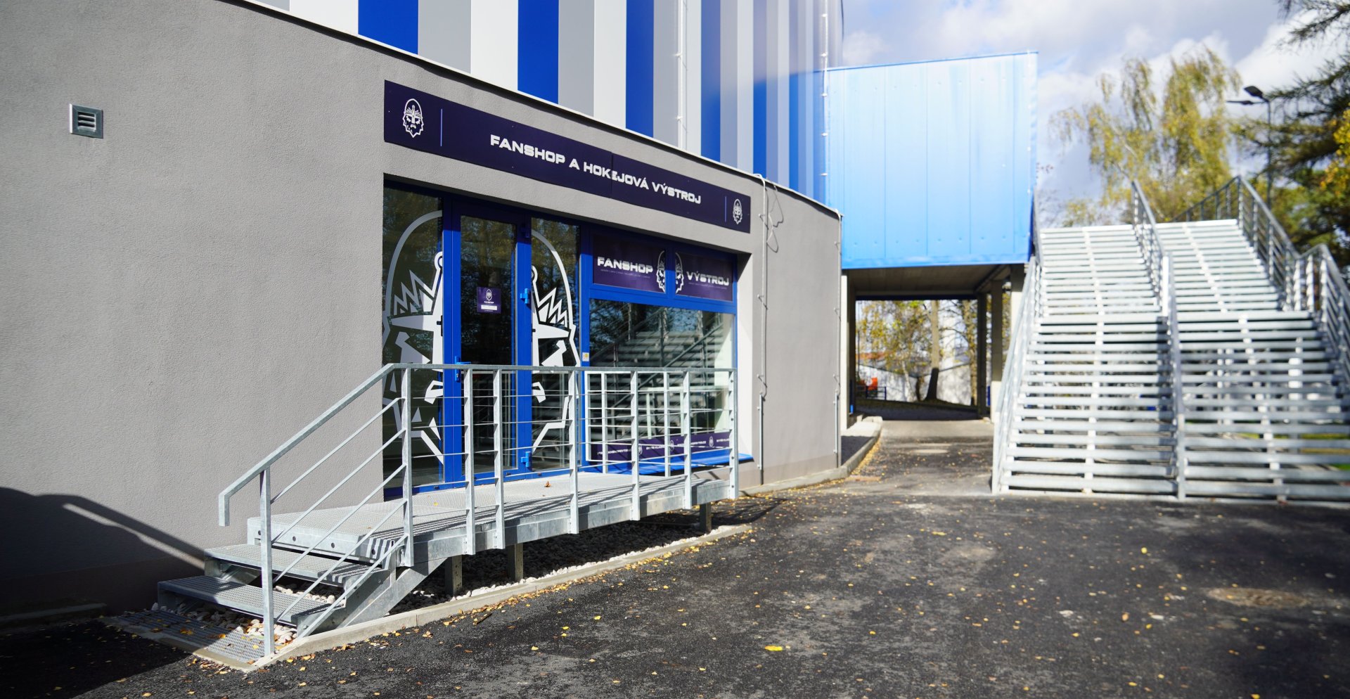 Vstup do fanshopu Rytíři Kladno