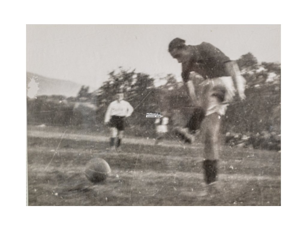 Foto fotbal, fotbalisté s míčem
