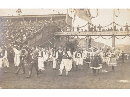 Dobová fotografie, Sokolové na stadionu
