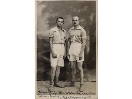 Dobová fotografie Josef Kadlec, Sparta, 1928 s vojínemDobová fotografie Josef Kadlec, Sparta, 1928 s vojínem (1) 1