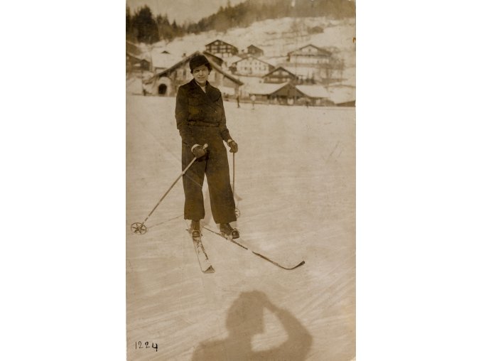Dobová fotopohlednice, Pohoda na lyžích II