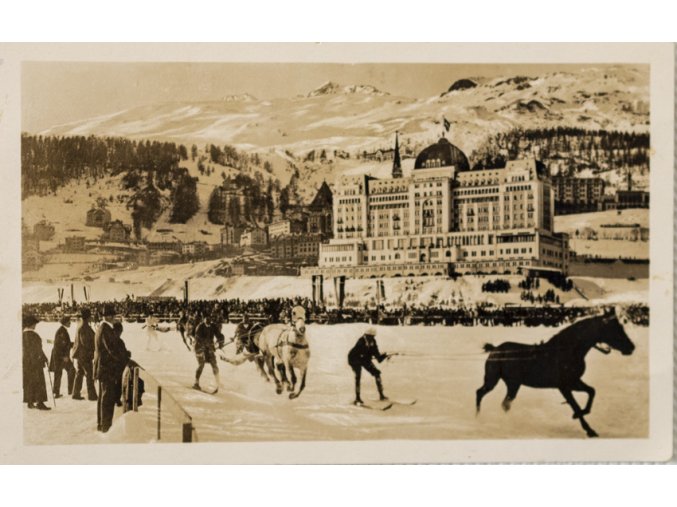 Dobová fotopohlednice, Lyžování na jezeře v St. Moritz (1)