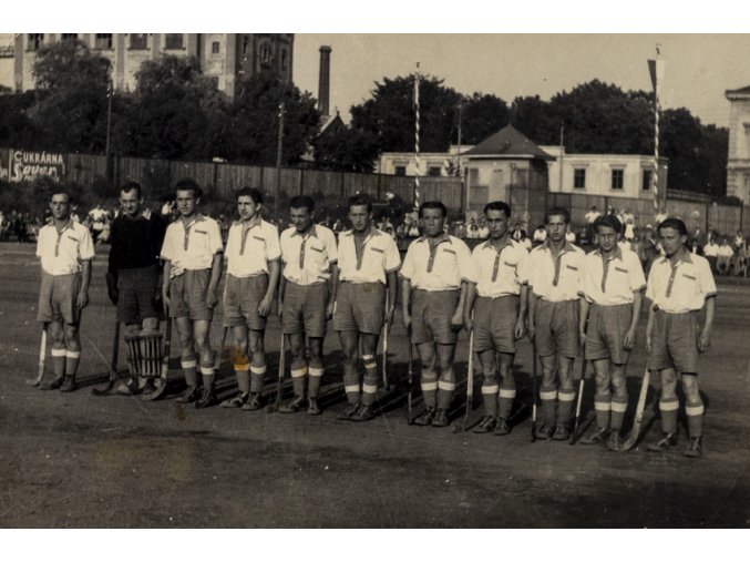 Dobová fotografie pozemní hokej, tým Hostivař, 1958 (1)