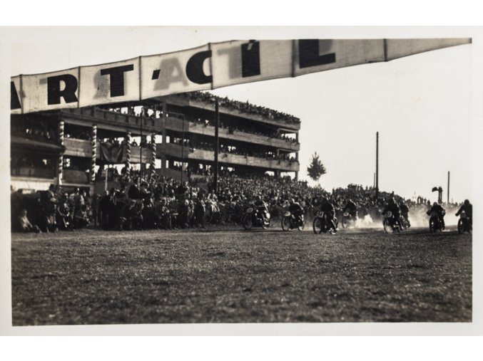 Pohlednice, příležitostní razítko, Pardubice, Závod o zlatou přilbu, 1934 (2)