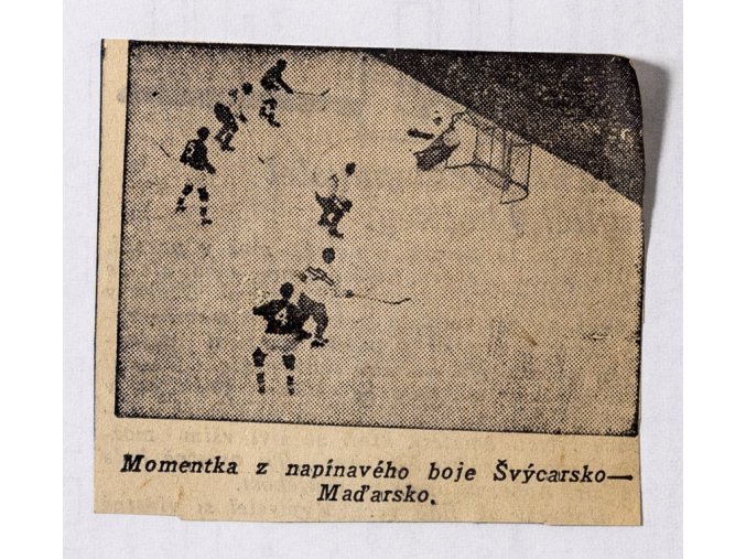 Výstřižek z novin - Momentka z boje Švýcarsko v. Maďarsko, 1938