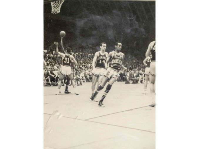 Foto basket, Harlem Globetrotters In Prague, 1964 7