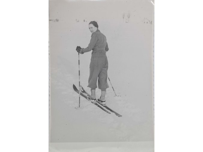 Fotografie dobová, lyžař