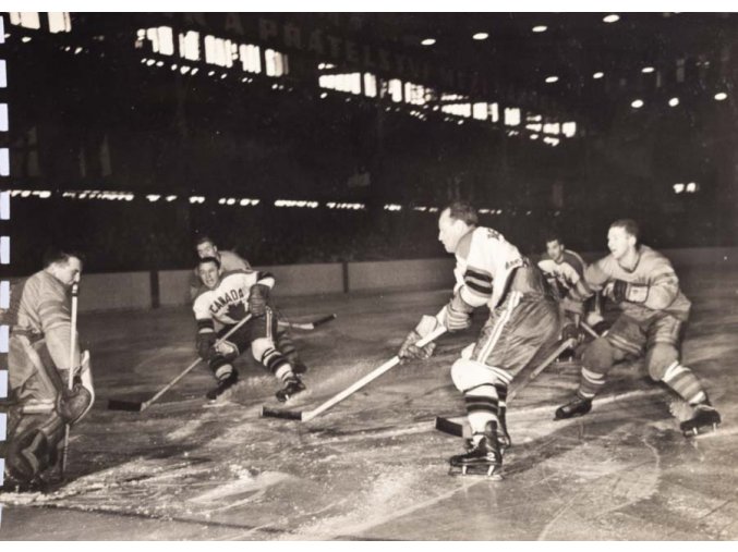 Foto hokej, momentka z utkání Kanada v. Švédsko, 1959 (1)