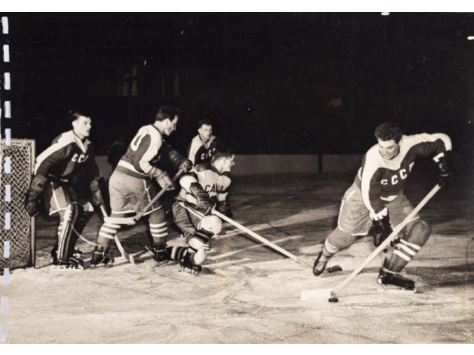 Foto hokej, momentka z utkání Kanada v. SSSR, 1959 (1)