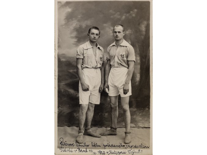 Dobová fotografie Josef Kadlec, Sparta, 1928 s vojínemDobová fotografie Josef Kadlec, Sparta, 1928 s vojínem (1) 1