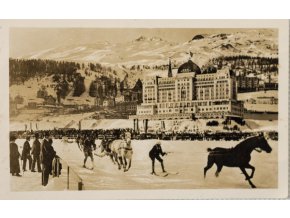 Dobová fotopohlednice, Lyžování na jezeře v St. Moritz (1)