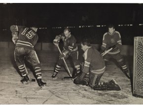 Utkání USA vs. FINSKO MS v hokeji 1959 Československo 1