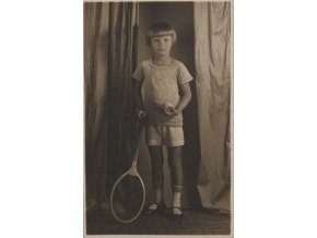 Fotografie mladého tenisty