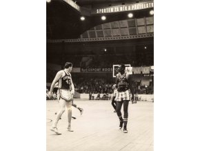 Foto basket, Harlem Globetrotters In Prague, 1964 5