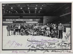 Foto PF 1984, HC Slavia Praha prezidentovi, autogramy