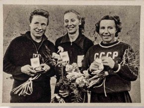Kartička Olympia Helsinky, 1952, Hurdenmarie, Bild 31 (1)
