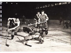 Foto hokej, momentka z utkání SSSR v. Finsko, 1959 (1)