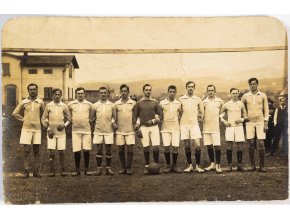 Dobová fotografie fotbalového týmu, 1920 (1)