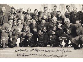 Dobová fotografie hokejového týmu ČSSR DSC 6945