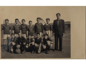 Dobová fotografie fotbalového týmu Radotín, 1949Dobová fotografie fotbalového týmu Radotín, 1949