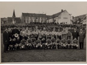 Dobová fotografie fotbalového týmu Shene OG FC, 1965Dobová fotografie fotbalového týmu Shene OG FC, 1965 (1)