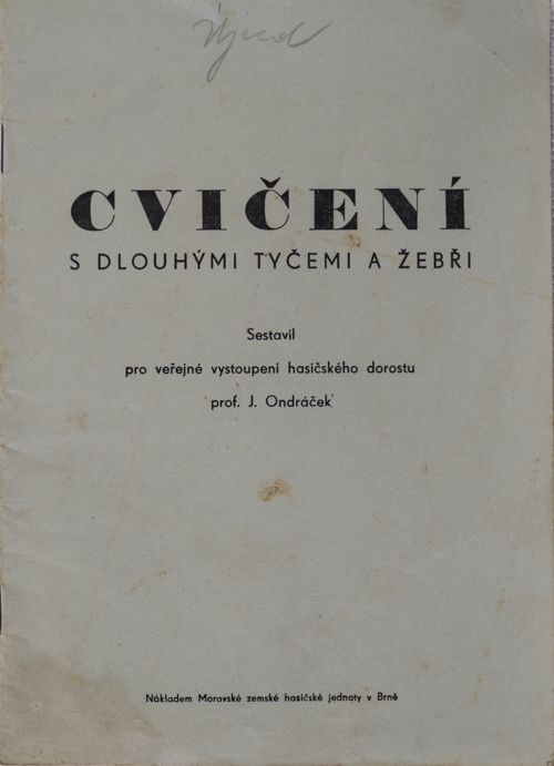 Brožura, Cvičení s dlouhými tyčemi a žebři