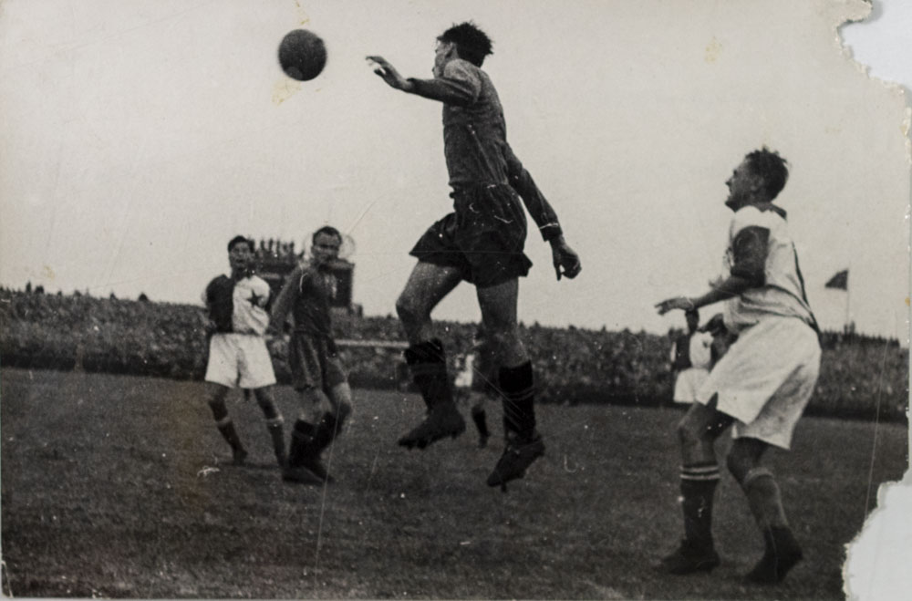 Tiskové foto, Slavia v. Bratislava, Bican 1945