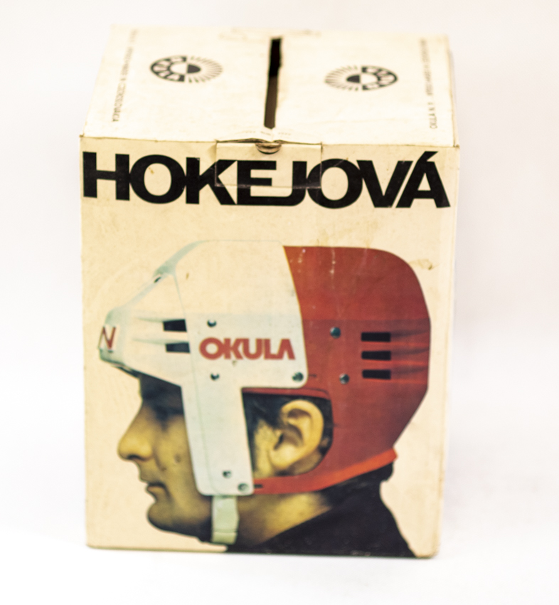 Hokejová přilba OKULA, bílá v původní krabici