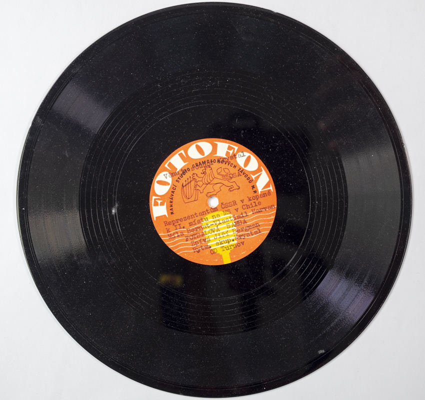 Gramofonová LP deska, Reprezentantům ČSSR v kopané k II. místu v Chile.