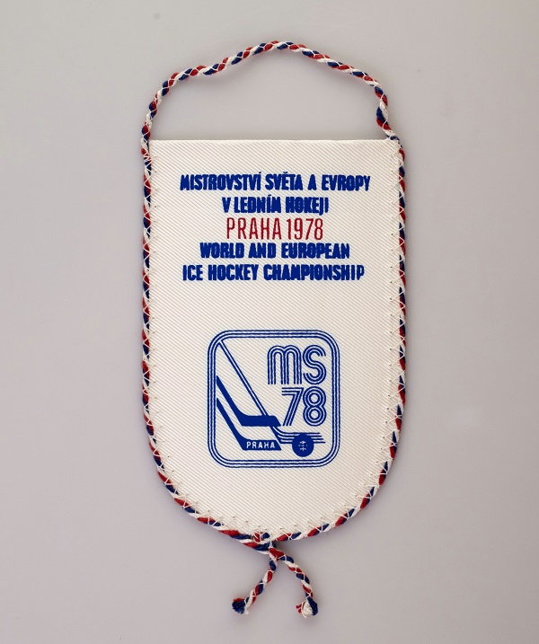 Autovlajka klubová MS hokej 1978 Praha GL