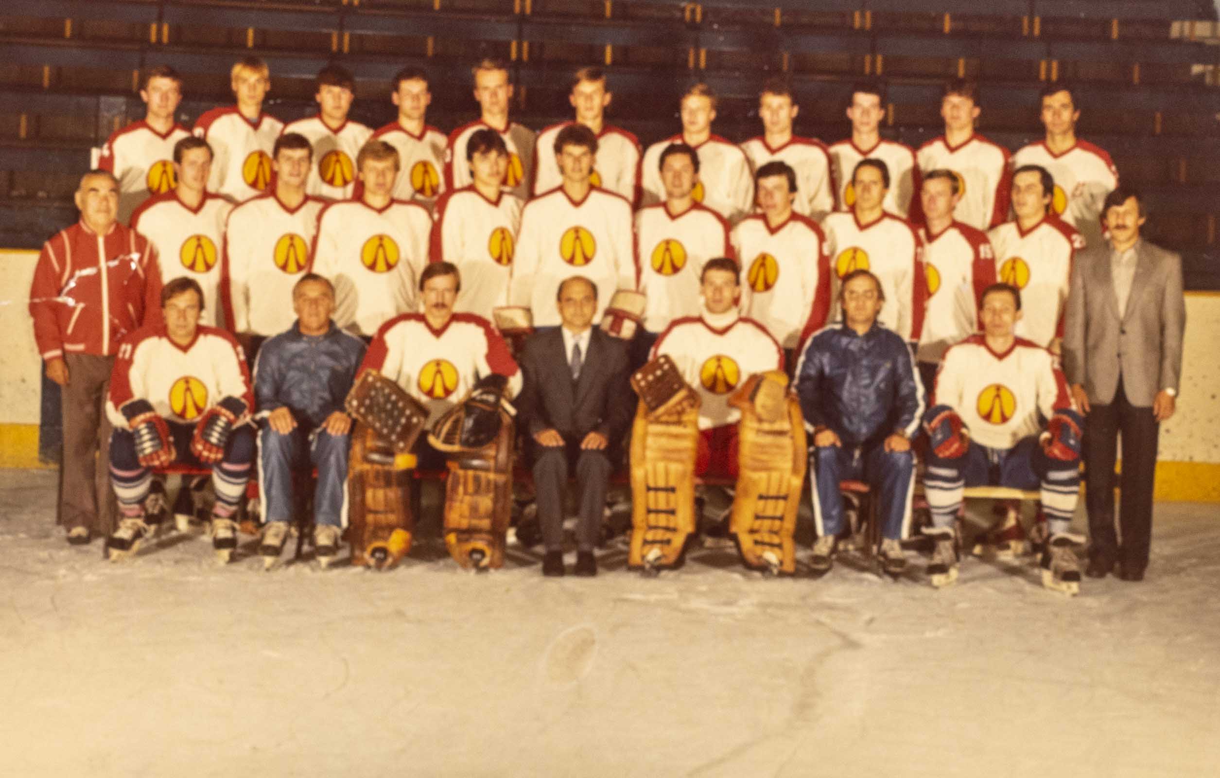 Foto - Tesla Pardubice, hokej, 1985/1986