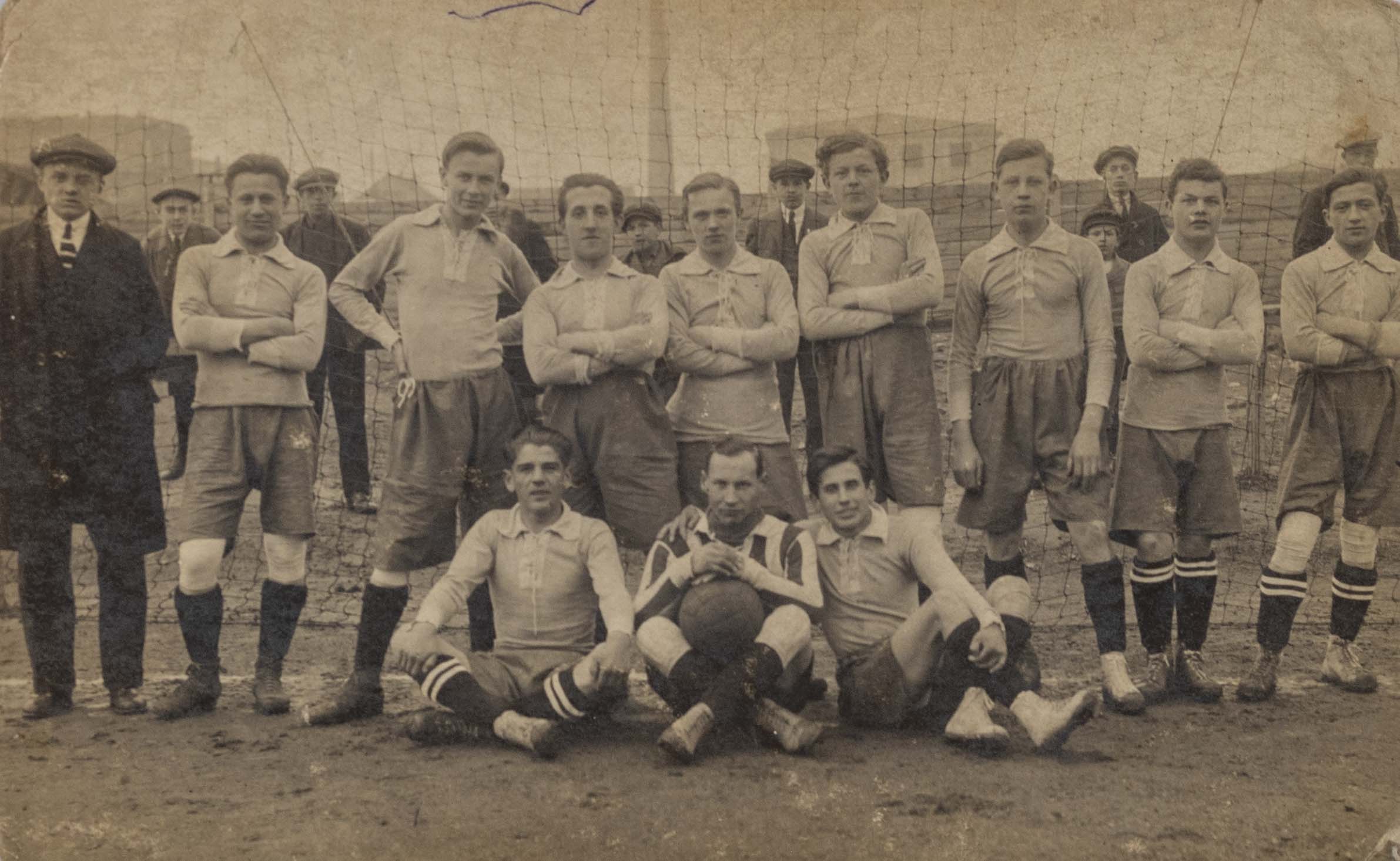 Dobové foto, - Fotbalový tým Viktoria I.b, 1922