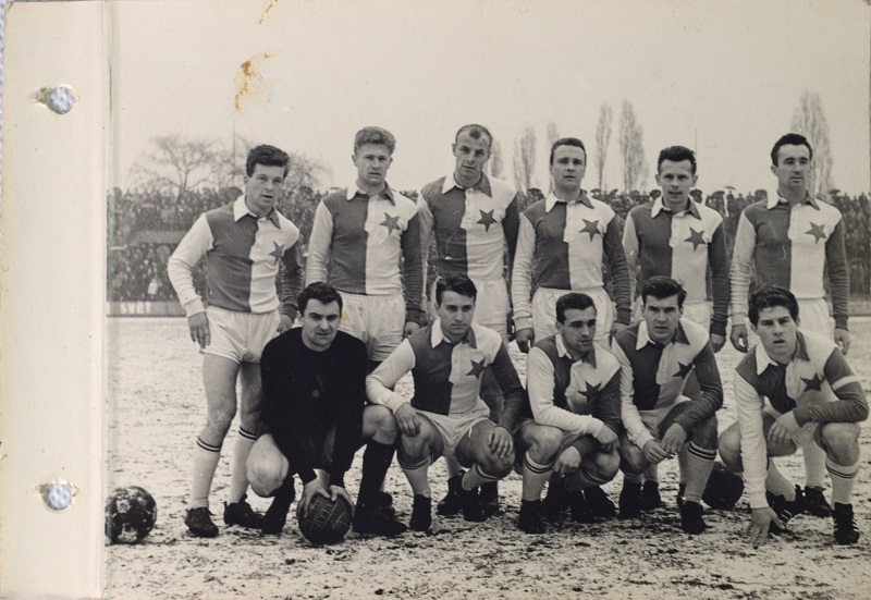 Konvolut 28 fotografií SK SLAVIA PRAHA 1963 ( DYNAMO )