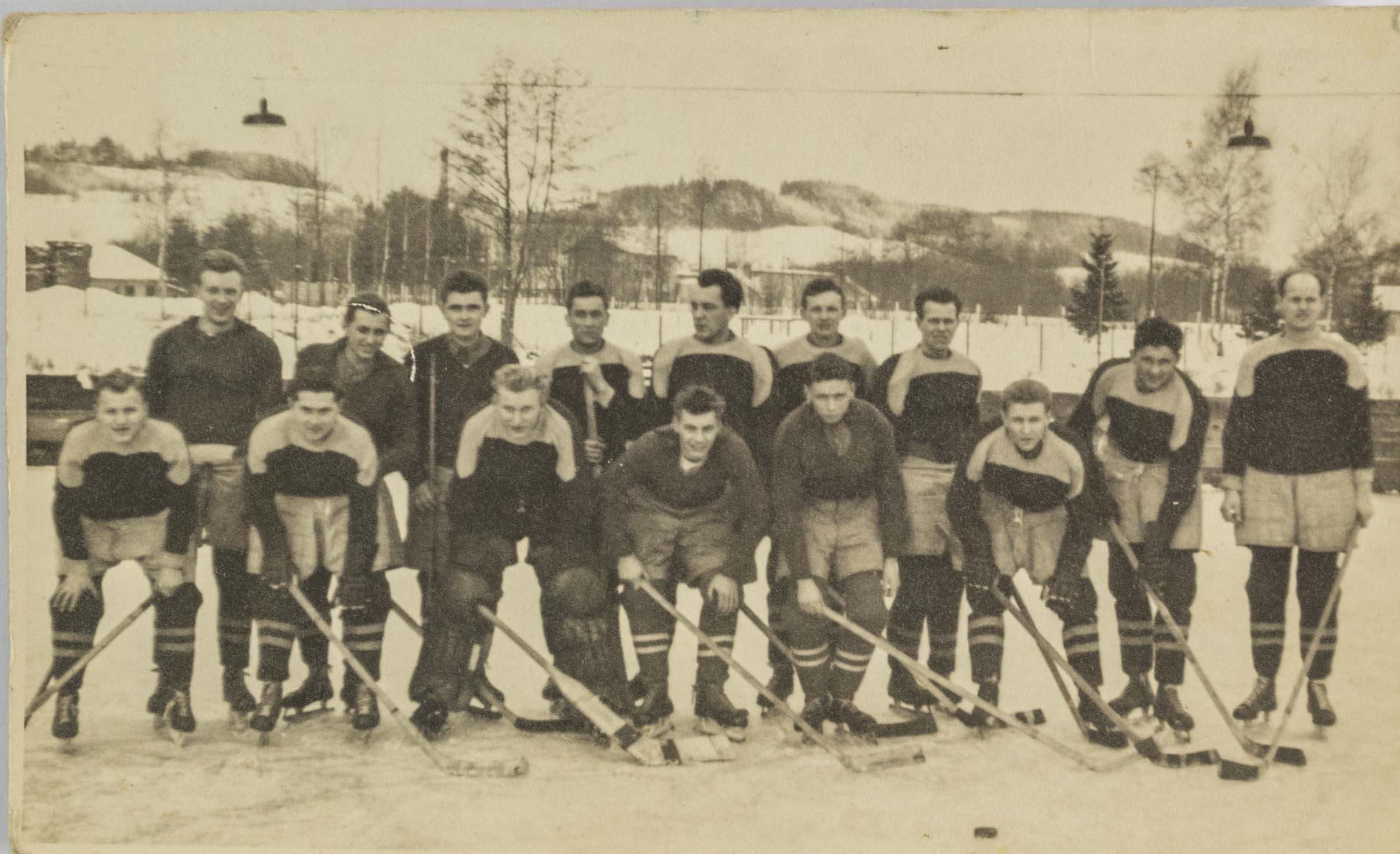 Foto, dobové, Hokejový tým před utkáním