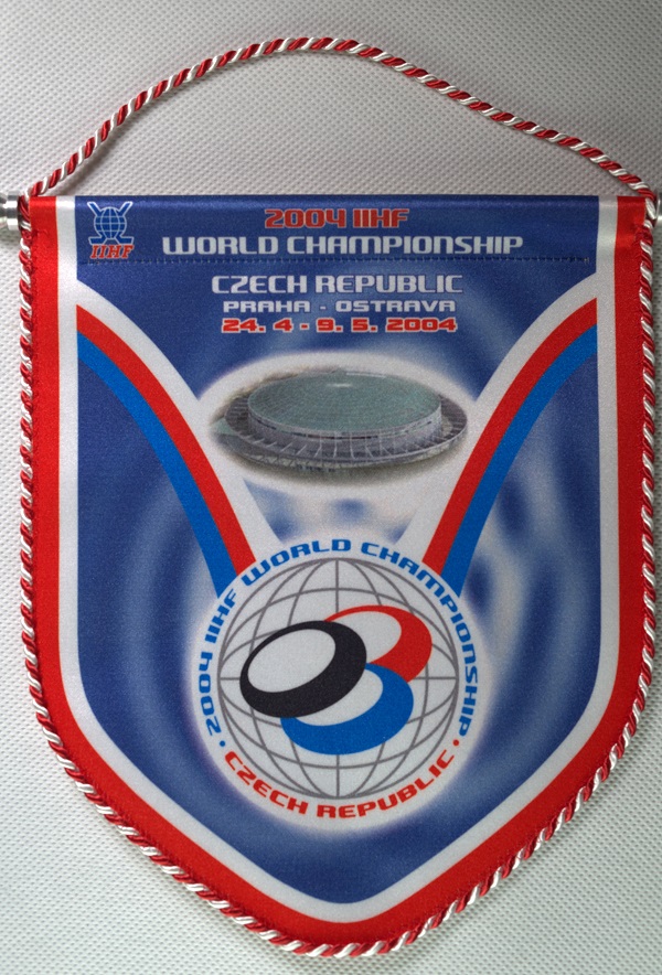 Klubová vlajka MS 2004 v hokeji, Praha