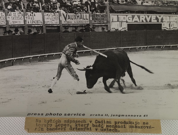 Tiskové foto, Na býčích zápasech v Cadizu